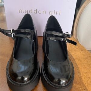 Madden Girl Glossy Black Double Strap size 10